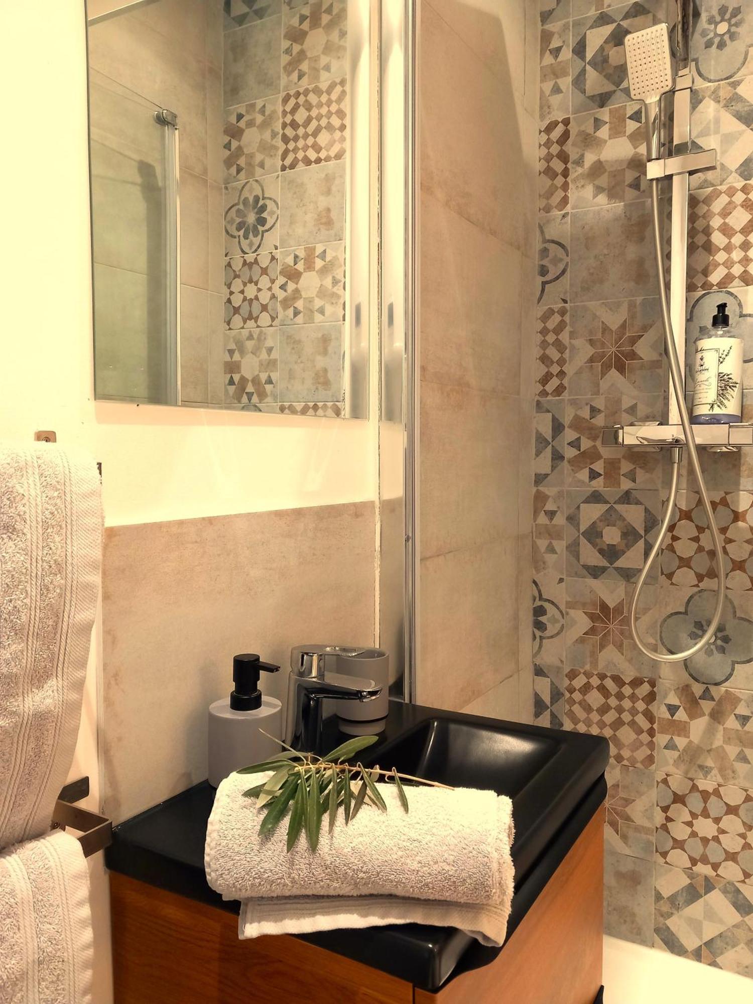 #2 # Place Charmante Apartment *
